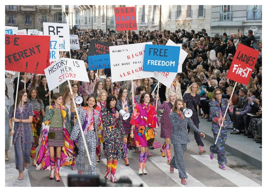 Little Book of Chanel by Lagerfeld - bilde 2 av 3