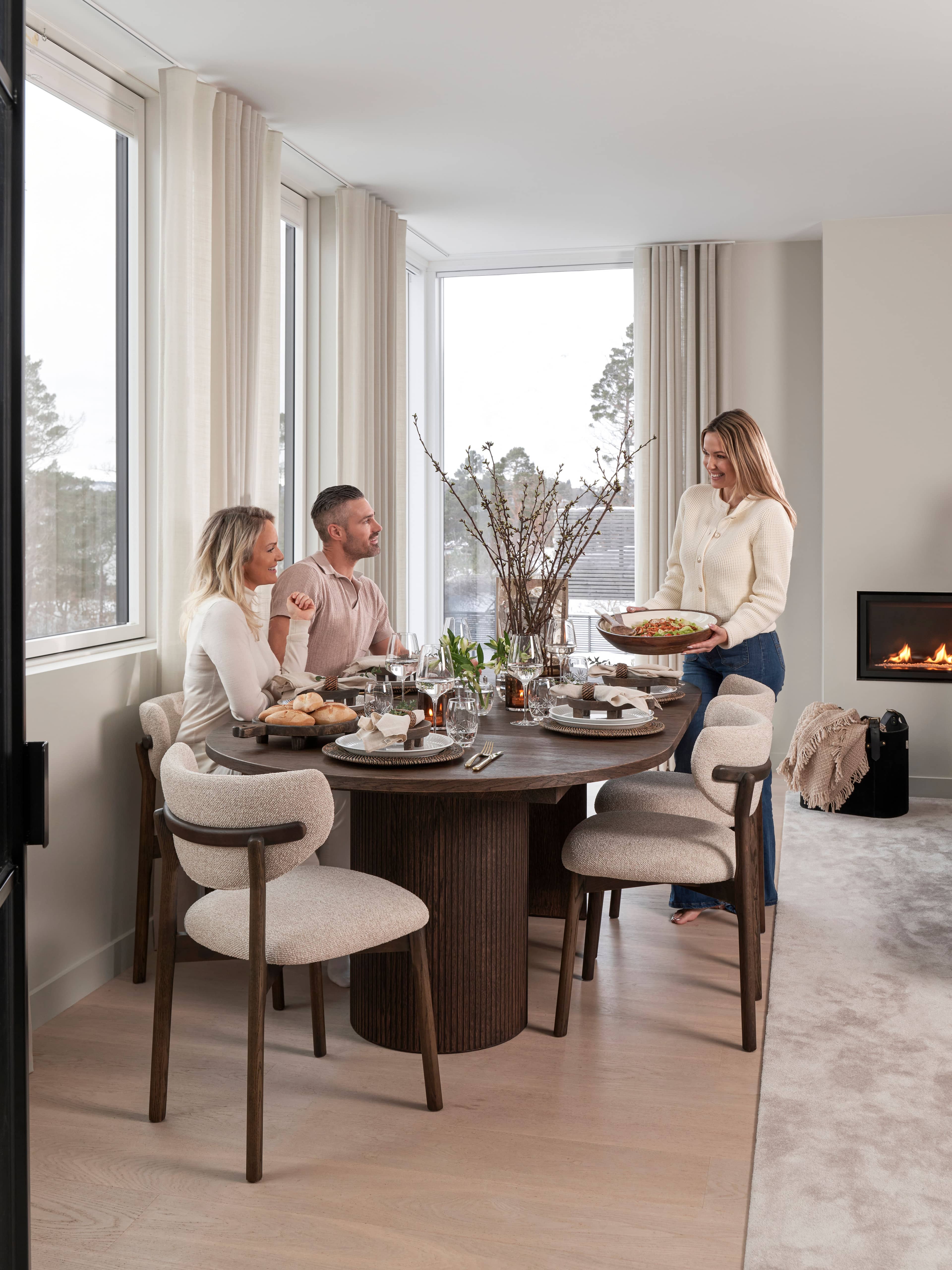 monica_nyhus_spisestue_linea_contento_fagmøbler_2026